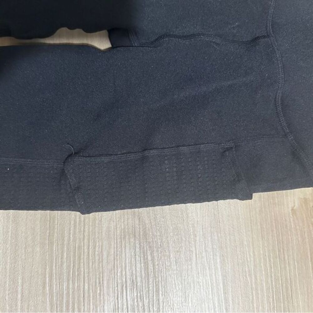 Fabletics High-Waisted SculptKnit Black Pocket Short Size XS High Rise - Picture 8 of 11